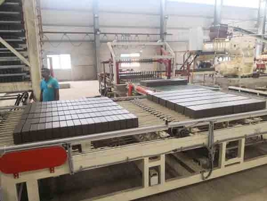 Dây chuyền sản xuất máy làm gạch đất sét bùn 2.5 ~ 2.8MPa Áp suất đùn