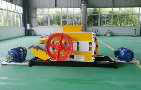 Dây chuyền sản xuất gạch đất sét tiết kiệm năng lượng Máy nghiền cuộn tốc độ cao