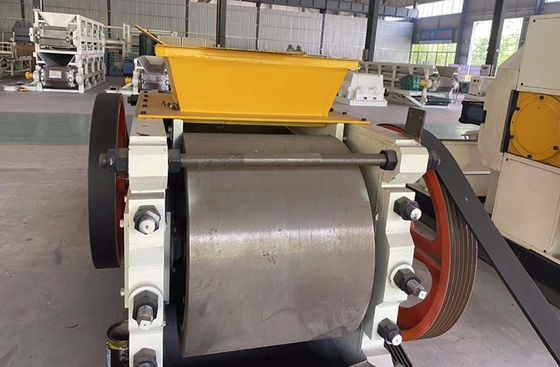 Thiết bị chế biến khoáng sản gạch đất sét Máy nghiền đôi Con lăn mịn