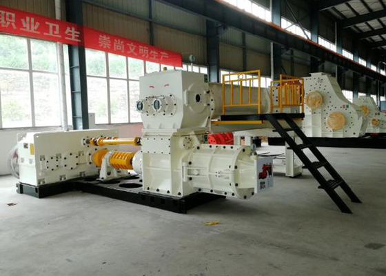 Động cơ diesel Máy sản xuất gạch đỏ đất sét rỗng Máy đùn chân không