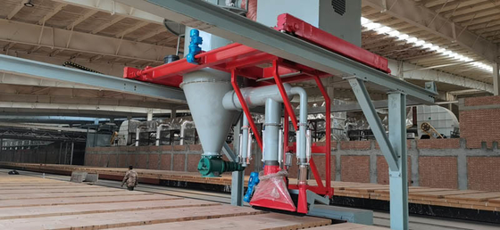 Dây chuyền sản xuất gạch đất sét 0,12m / s Máy hút bụi tự động Xe hơi
